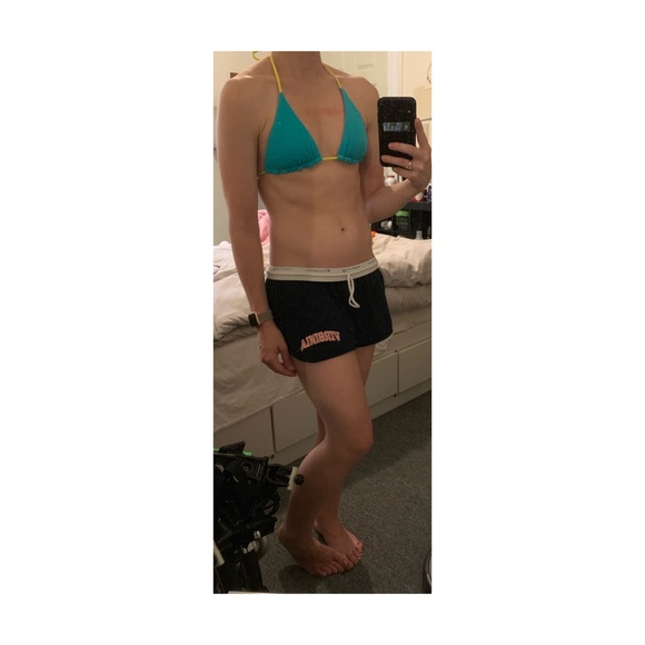 Reversible Triangle Top - Picture 4 of 4